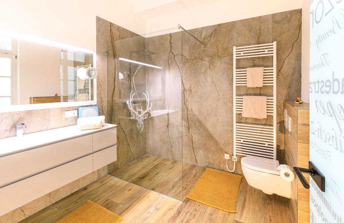 Schwarzwaldzimmer & Schwarzwald Design Apartment 로뜨바일 외부 사진