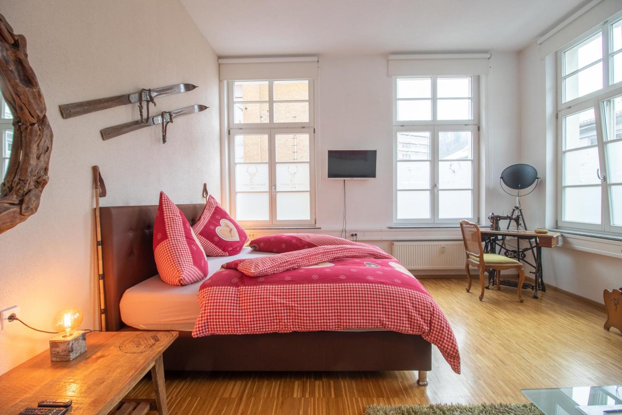 Schwarzwaldzimmer & Schwarzwald Design Apartment 로뜨바일 외부 사진